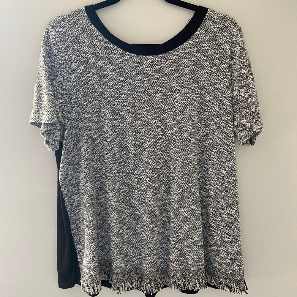 Le Lis Women’s 1x Teria Fringe Knit Top